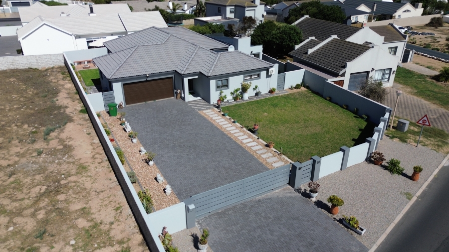 4 Bedroom Property for Sale in Country Club Western Cape